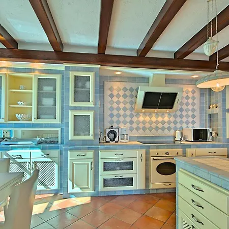 Vila Beautiful Villa With Private Pool In Moscenicka Draga
