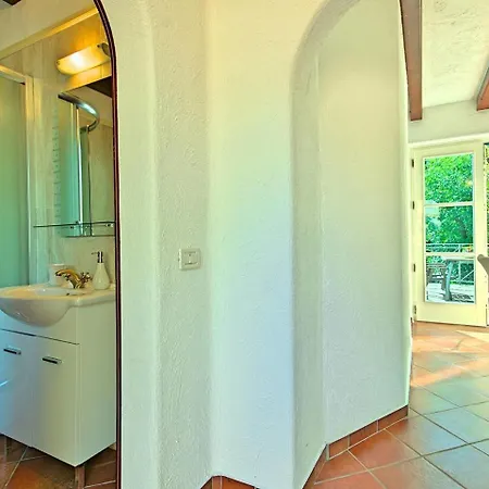 Beautiful Villa With Private Pool In Moscenicka Draga Vila *