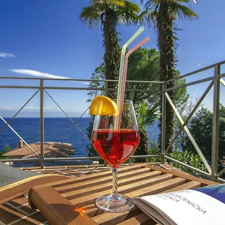 Vila Beautiful Villa With Private Pool In Moscenicka Draga